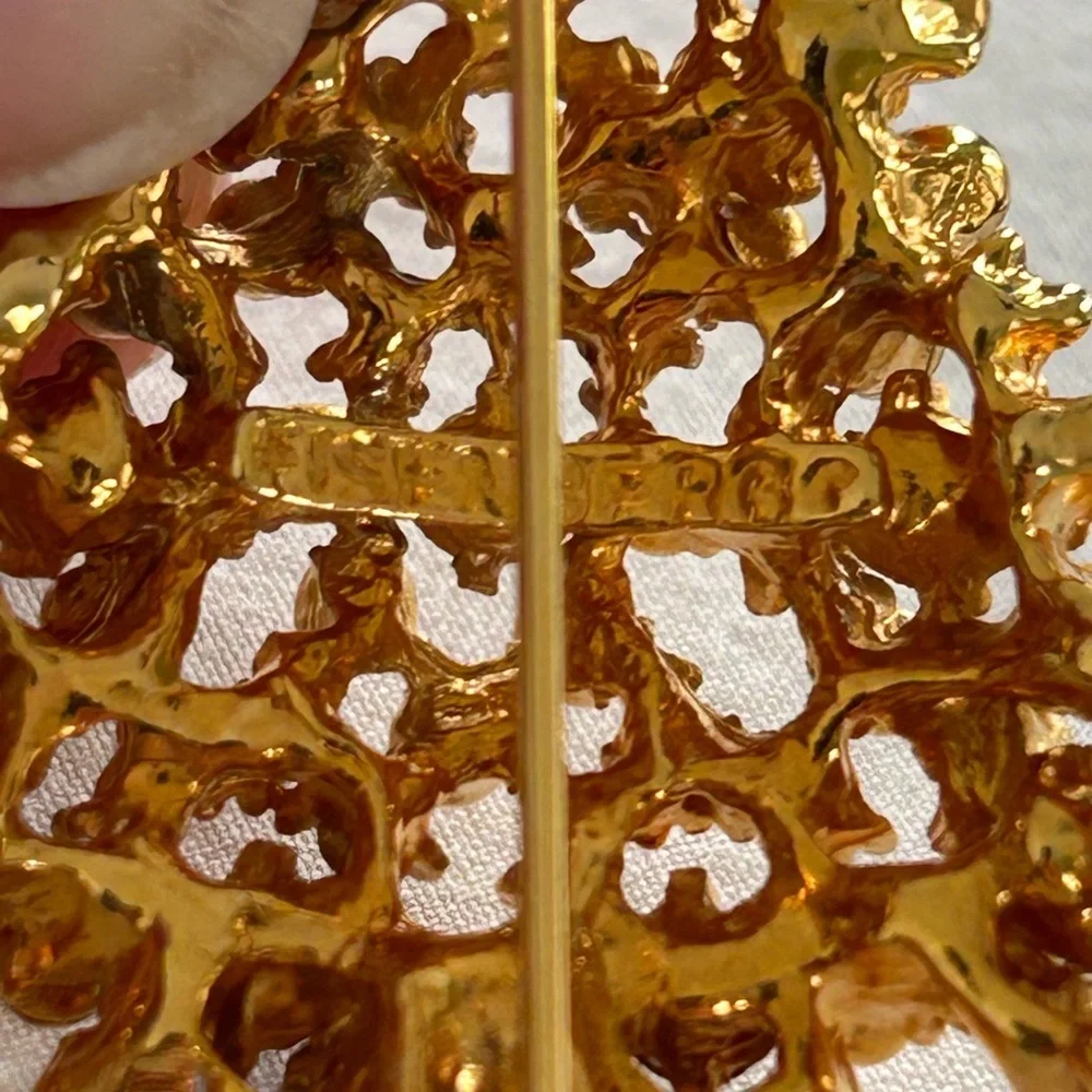 Elegant Gold Christmas Tree Brooch with‎ Multicolor Accents